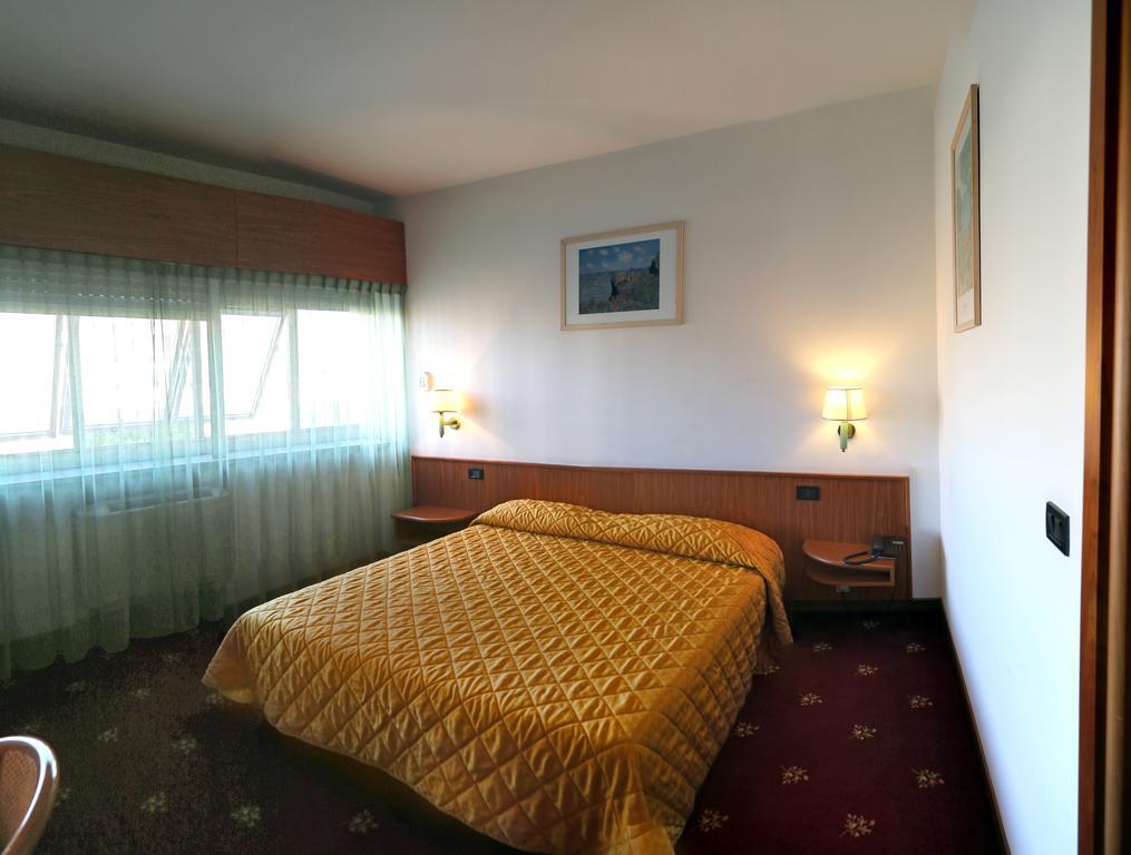 Hotel Cristallo 3*